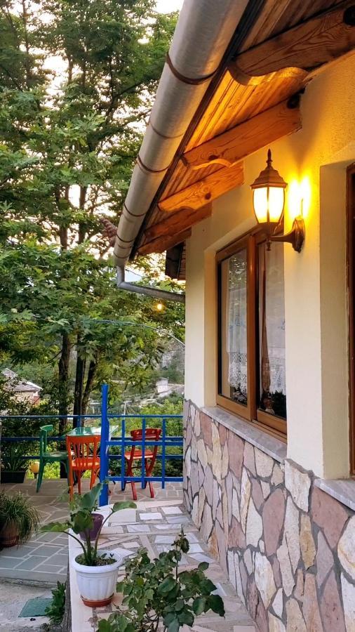 Clockwise Guestrooms Gjirokastër المظهر الخارجي الصورة