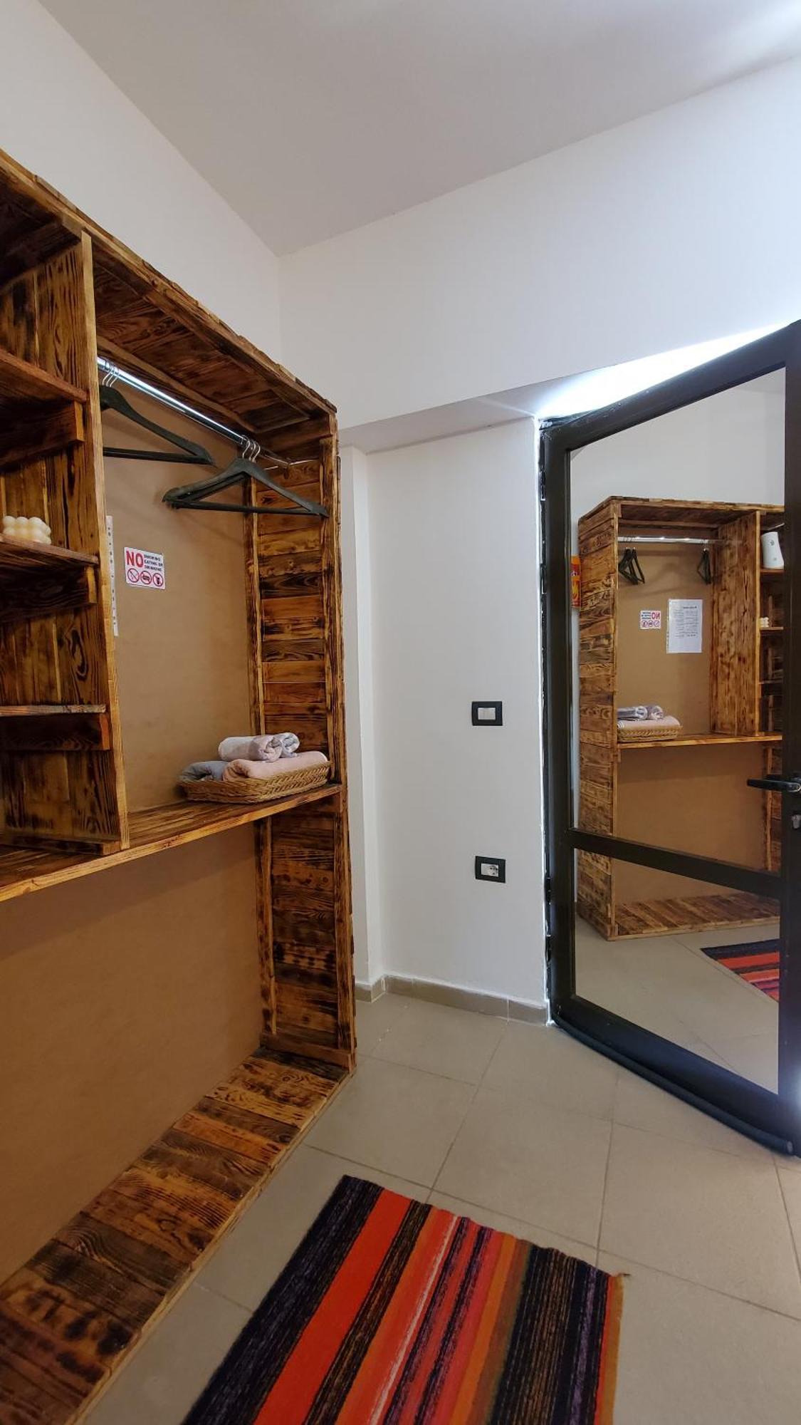 Clockwise Guestrooms Gjirokastër الغرفة الصورة